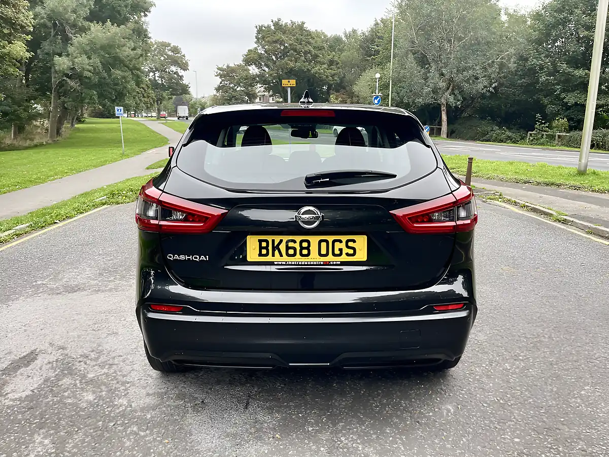 Used 2018 Nissan Qashqai Acenta Premium Black - Interior and Exterior details 6