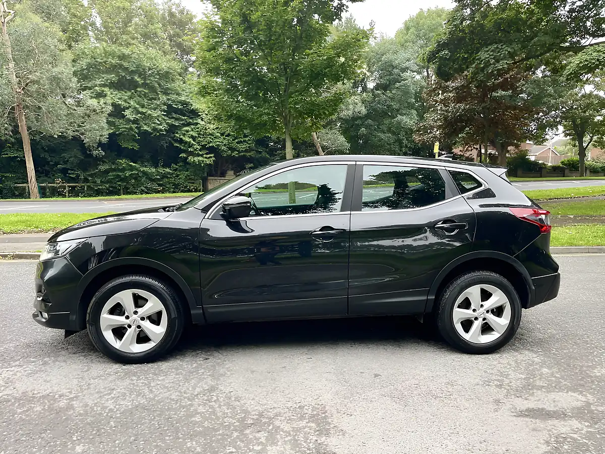 Used 2018 Nissan Qashqai Acenta Premium Black - Interior and Exterior details 7
