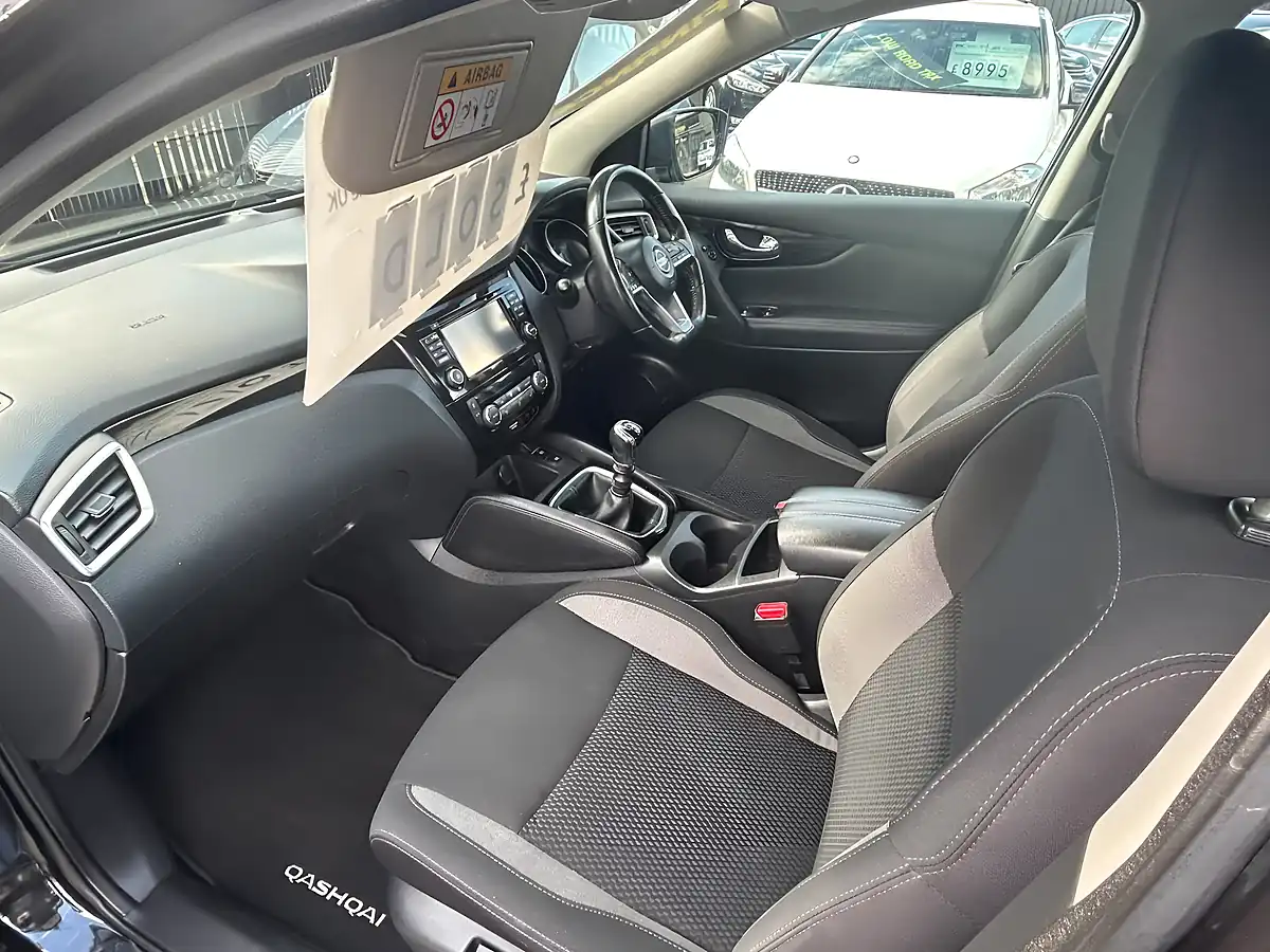 Used 2018 Nissan Qashqai Acenta Premium Black - Interior and Exterior details 11