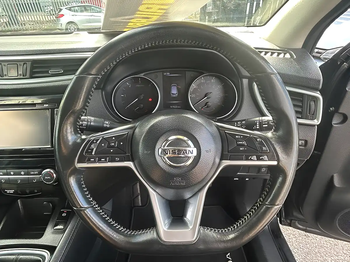 Used 2018 Nissan Qashqai Acenta Premium Black - Interior and Exterior details 16