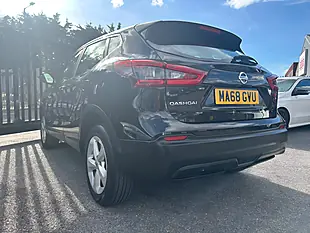 Used 2018 Nissan Qashqai Acenta Premium Black - Interior and Exterior details 4