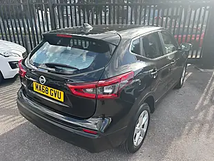 Used 2018 Nissan Qashqai Acenta Premium Black - Interior and Exterior details 6