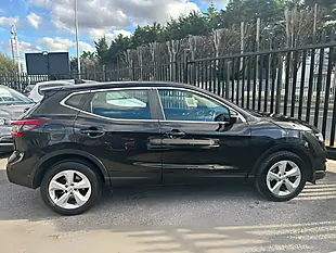 Used 2018 Nissan Qashqai Acenta Premium Black - Interior and Exterior details 7
