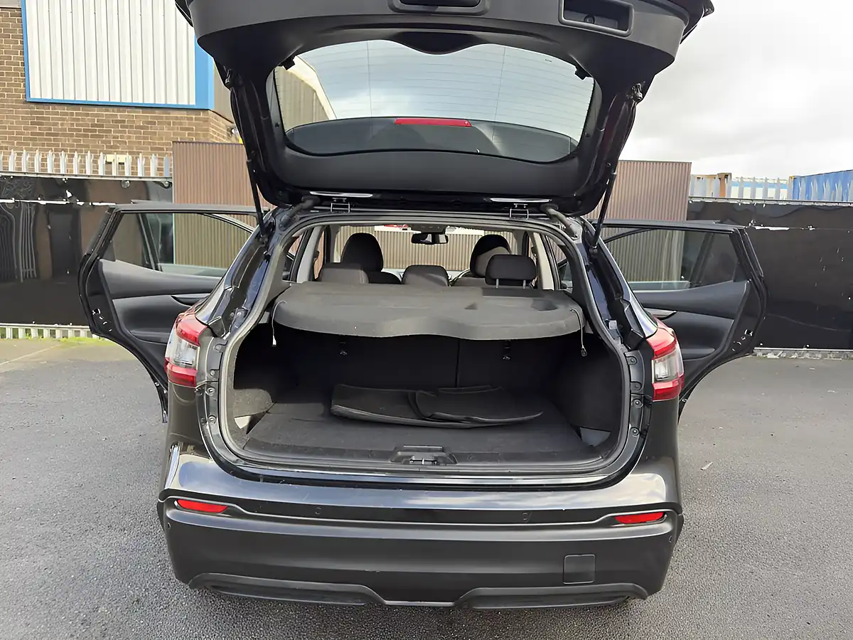 Used 2018 Nissan Qashqai Acenta Premium Black - Interior and Exterior details 13