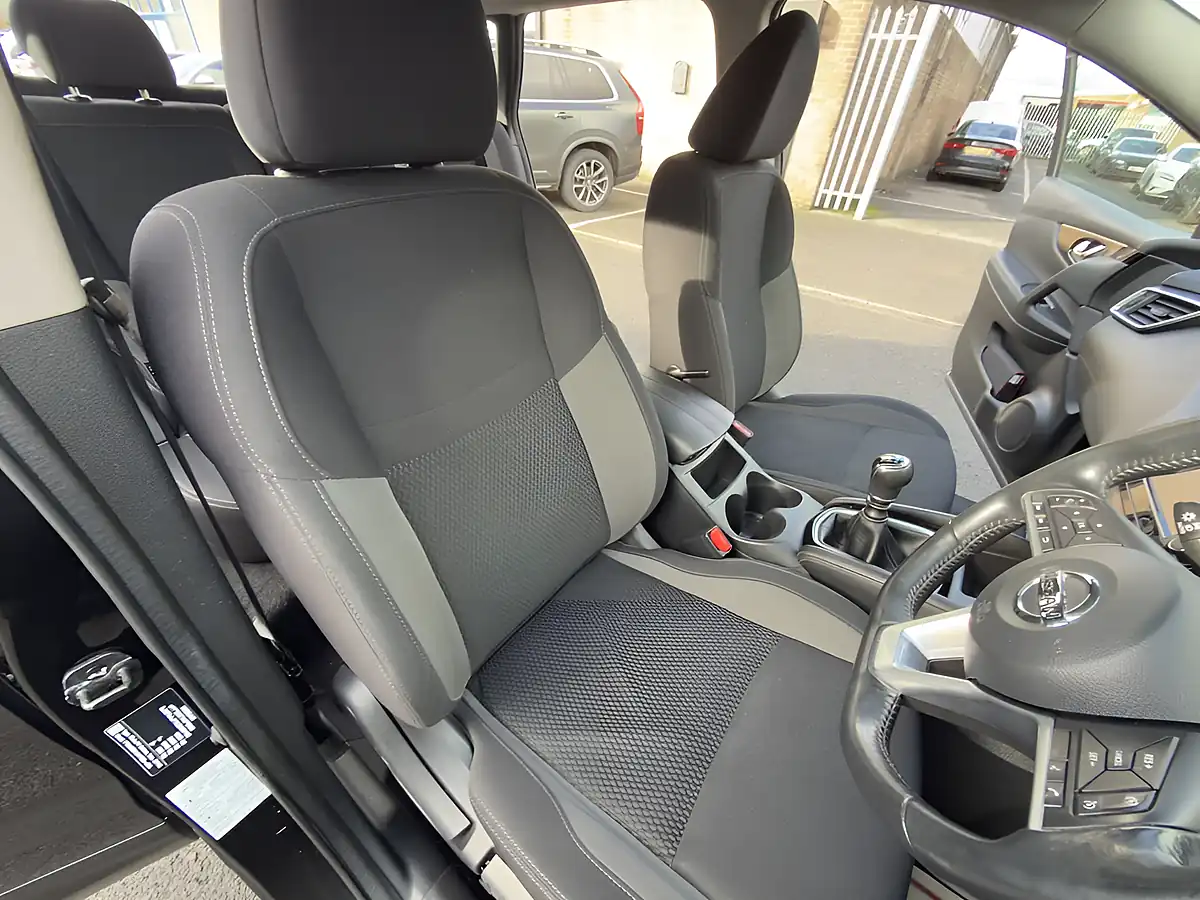 Used 2018 Nissan Qashqai Acenta Premium Black - Interior and Exterior details 16