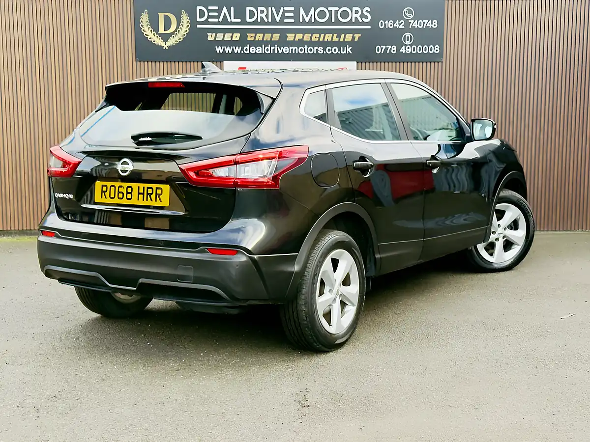 Used 2018 Nissan Qashqai Acenta Premium Black - Interior and Exterior details 7