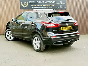 Used 2018 Nissan Qashqai Acenta Premium Black - Interior and Exterior details 9