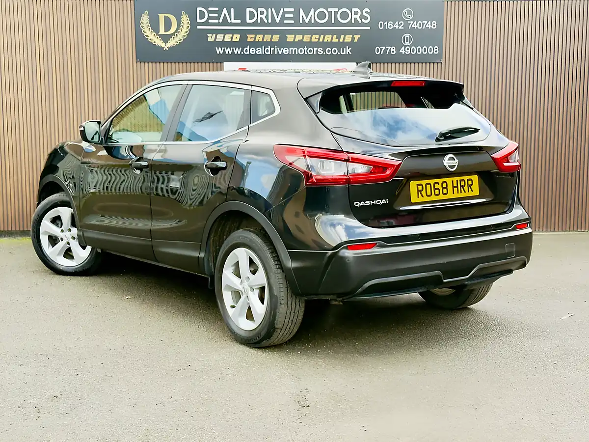Used 2018 Nissan Qashqai Acenta Premium Black - Interior and Exterior details 9