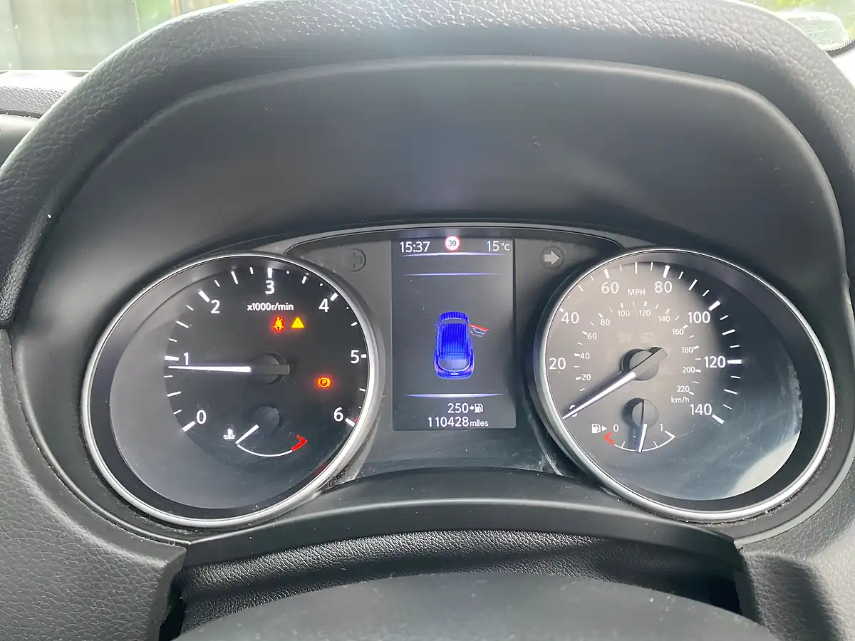 Used 2018 Nissan Qashqai Acenta Premium Blue - Interior and Exterior details 16