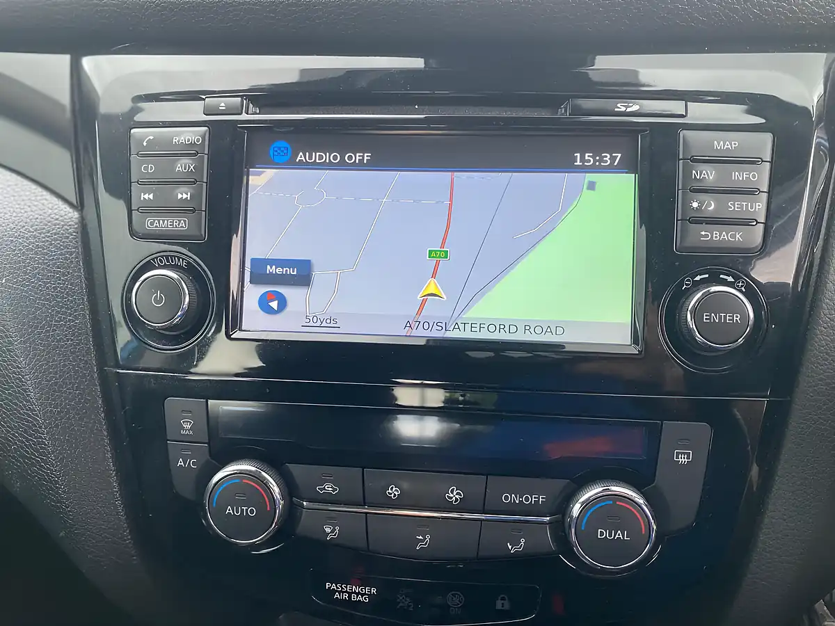Used 2018 Nissan Qashqai Acenta Premium Blue - Interior and Exterior details 18