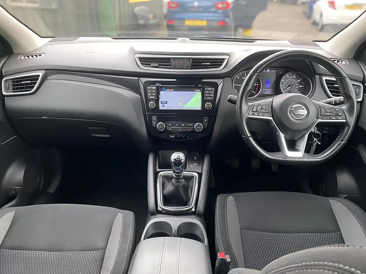 Used 2018 Nissan Qashqai Acenta Premium Blue - Interior and Exterior details 5