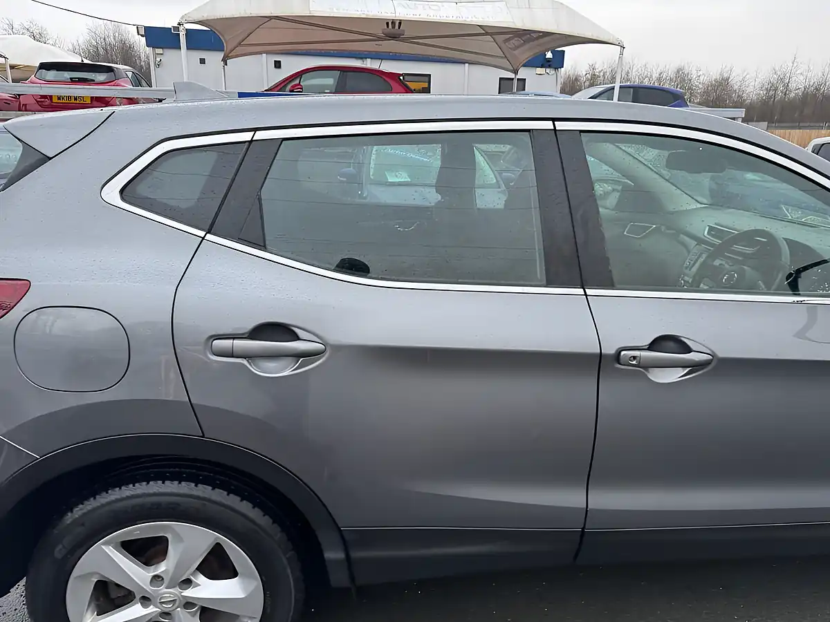 Used 2018 Nissan Qashqai Acenta Premium Grey - Interior and Exterior details 15
