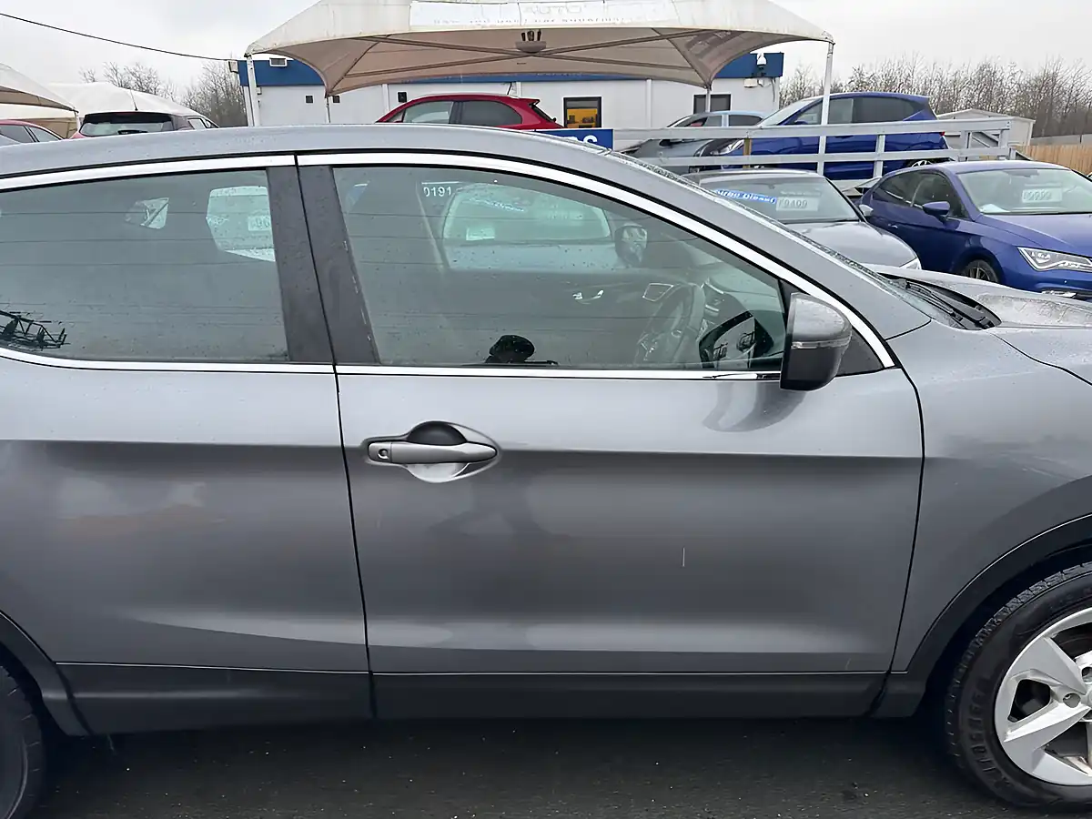 Used 2018 Nissan Qashqai Acenta Premium Grey - Interior and Exterior details 17