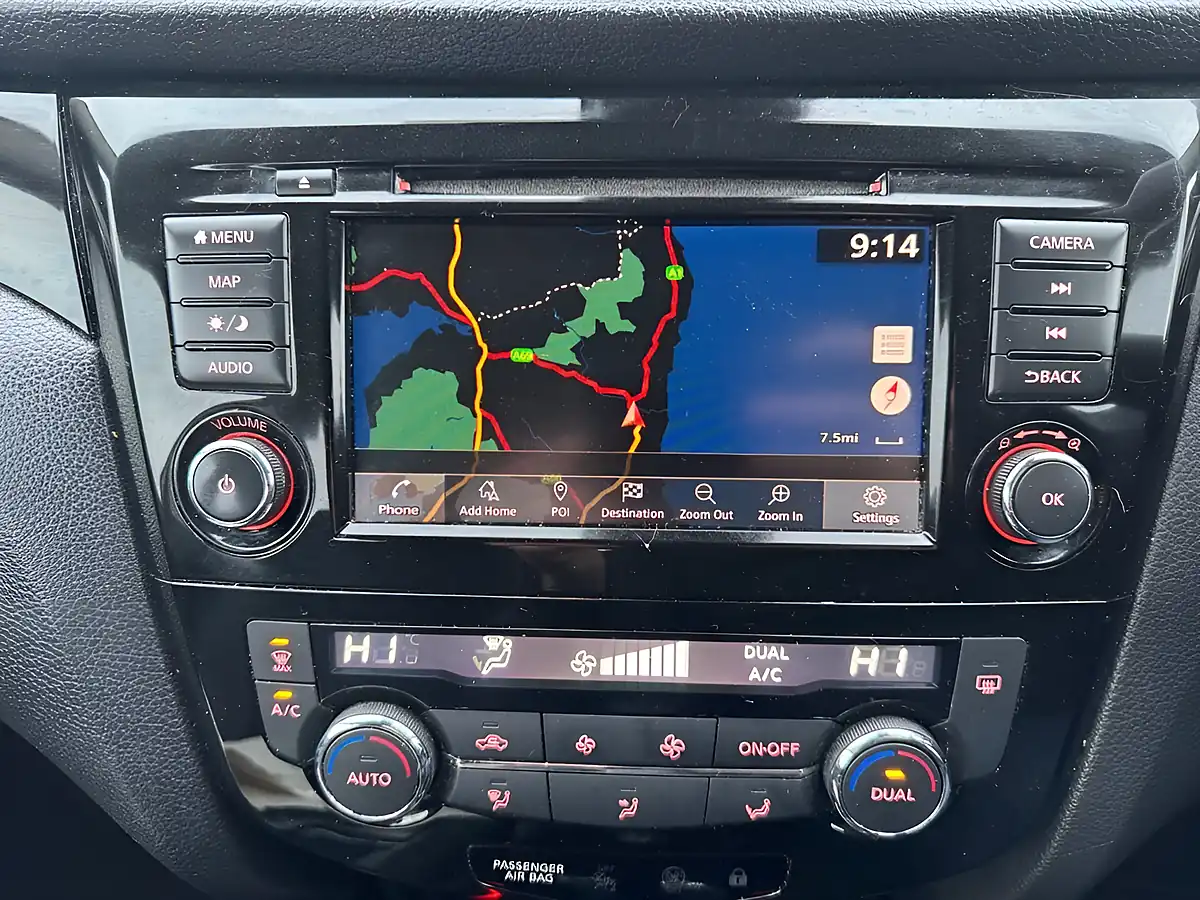 Used 2018 Nissan Qashqai Acenta Premium Grey - Interior and Exterior details 8