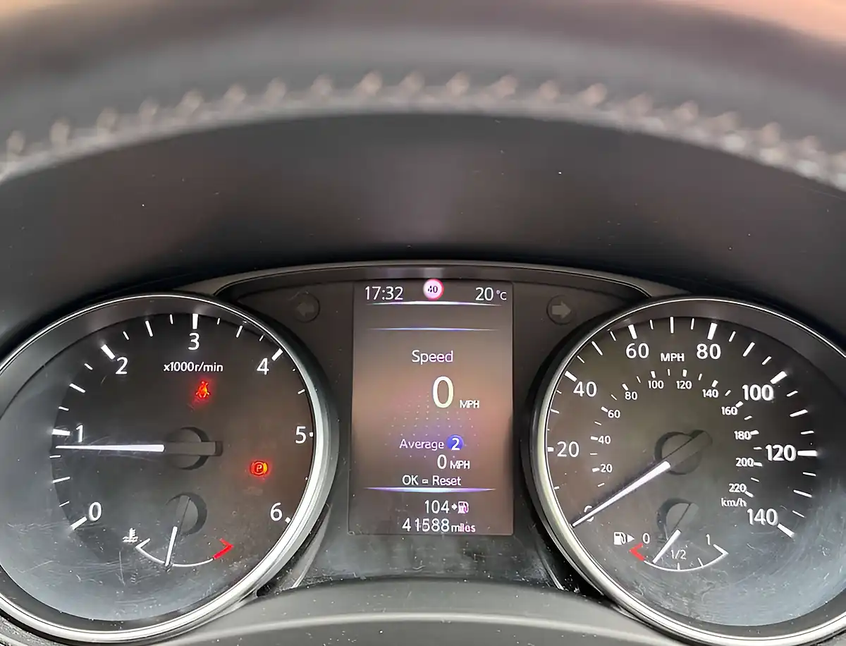 Used 2018 Nissan Qashqai Acenta Premium Magnetic Red - Interior and Exterior details 11
