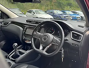 Used 2018 Nissan Qashqai Acenta Premium Magnetic Red - Interior and Exterior details 12