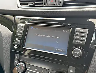 Used 2018 Nissan Qashqai Acenta Premium Magnetic Red - Interior and Exterior details 15