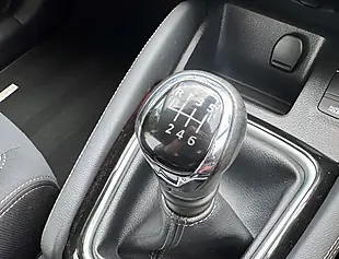 Used 2018 Nissan Qashqai Acenta Premium Magnetic Red - Interior and Exterior details 17