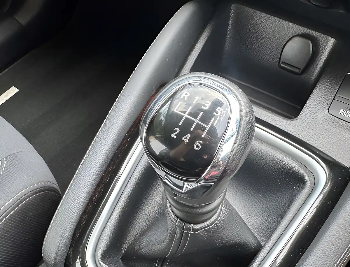 Used 2018 Nissan Qashqai Acenta Premium Magnetic Red - Interior and Exterior details 17