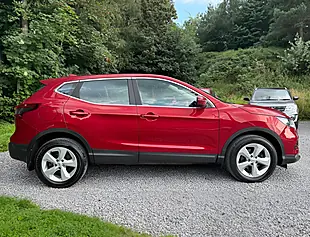 Used 2018 Nissan Qashqai Acenta Premium Magnetic Red - Interior and Exterior details 2