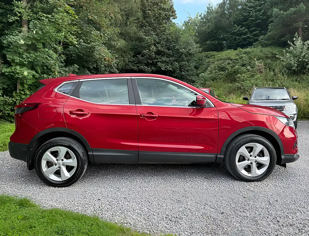 Used 2018 Nissan Qashqai Acenta Premium Magnetic Red - Interior and Exterior details 2