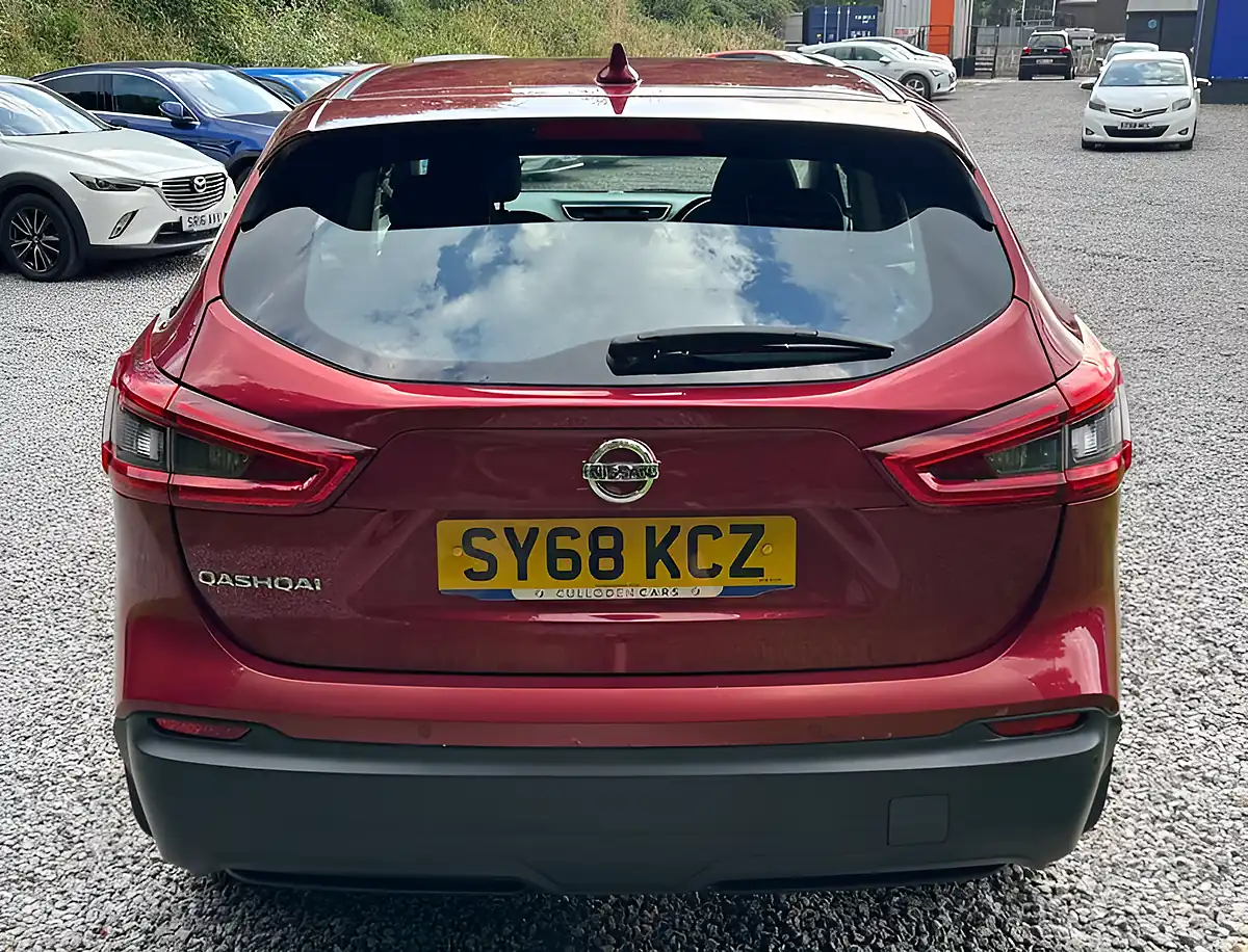 Used 2018 Nissan Qashqai Acenta Premium Magnetic Red - Interior and Exterior details 4