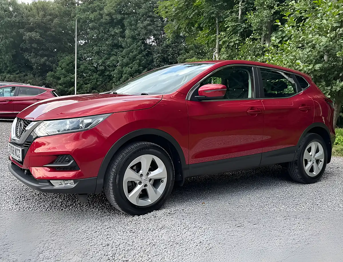 Used 2018 Nissan Qashqai Acenta Premium Magnetic Red - Interior and Exterior details 5