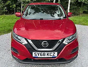 Used 2018 Nissan Qashqai Acenta Premium Magnetic Red - Interior and Exterior details 8