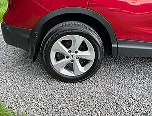 Used 2018 Nissan Qashqai Acenta Premium Magnetic Red - Interior and Exterior details 9