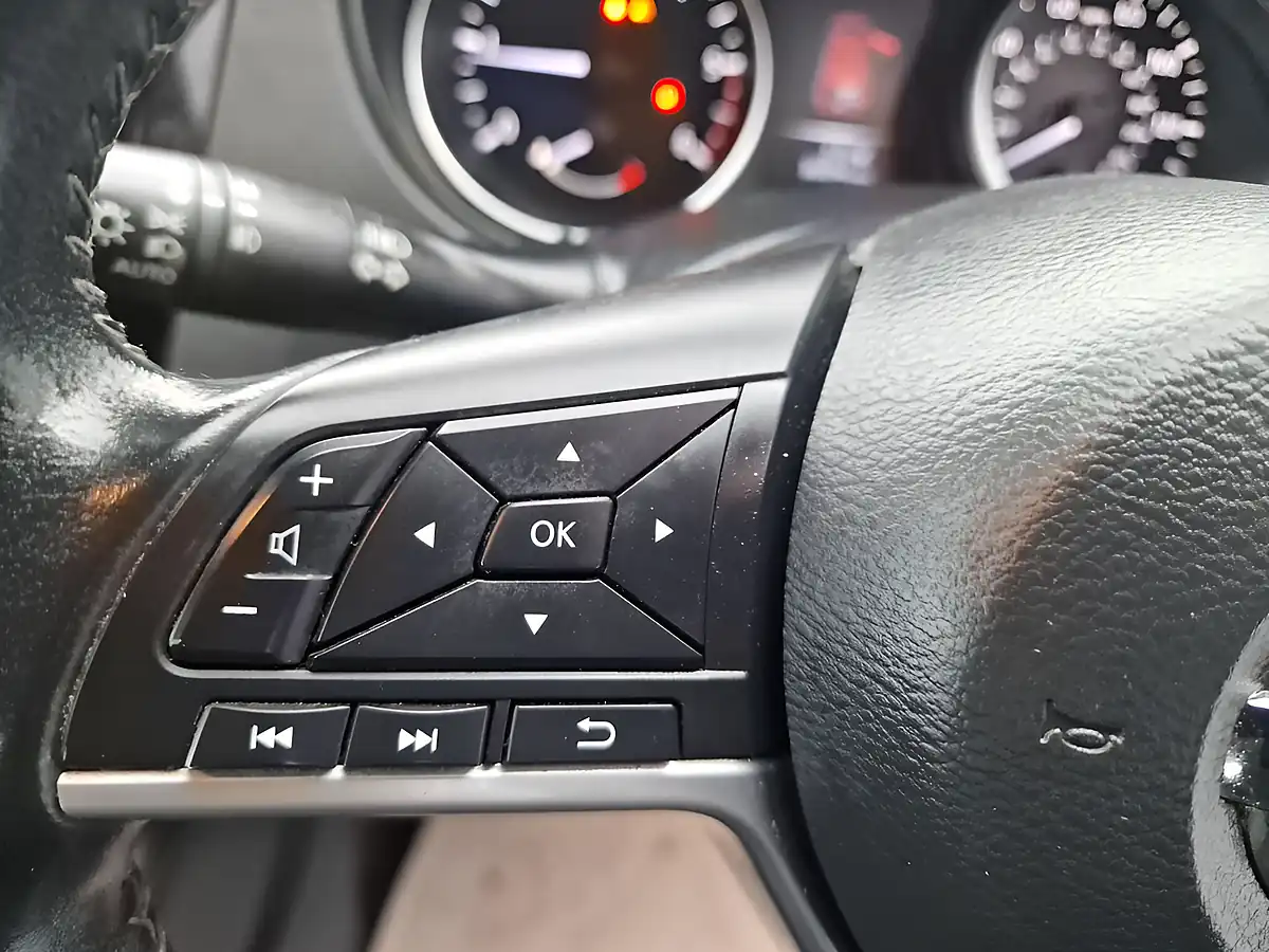 Used 2018 Nissan Qashqai Acenta Premium Red - Interior and Exterior details 12