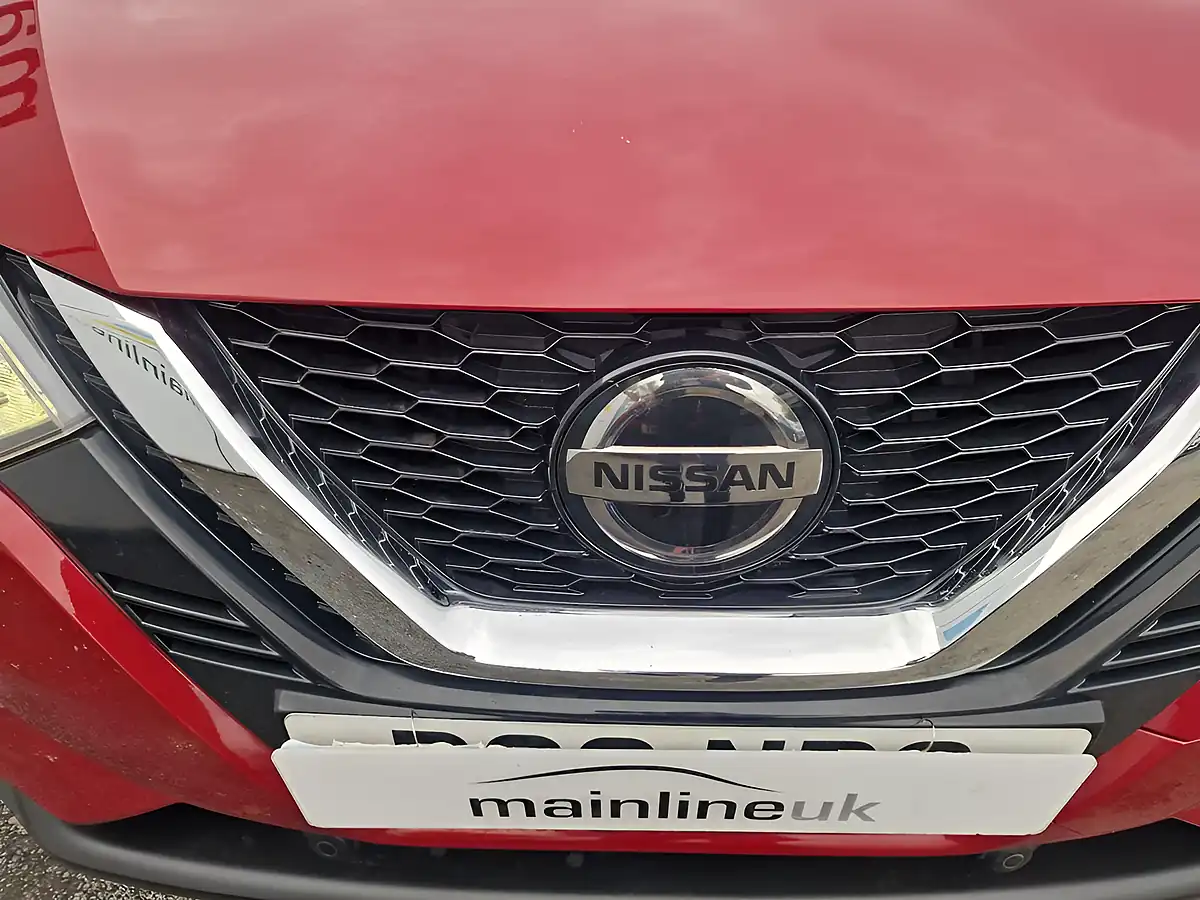Used 2018 Nissan Qashqai Acenta Premium Red - Interior and Exterior details 16
