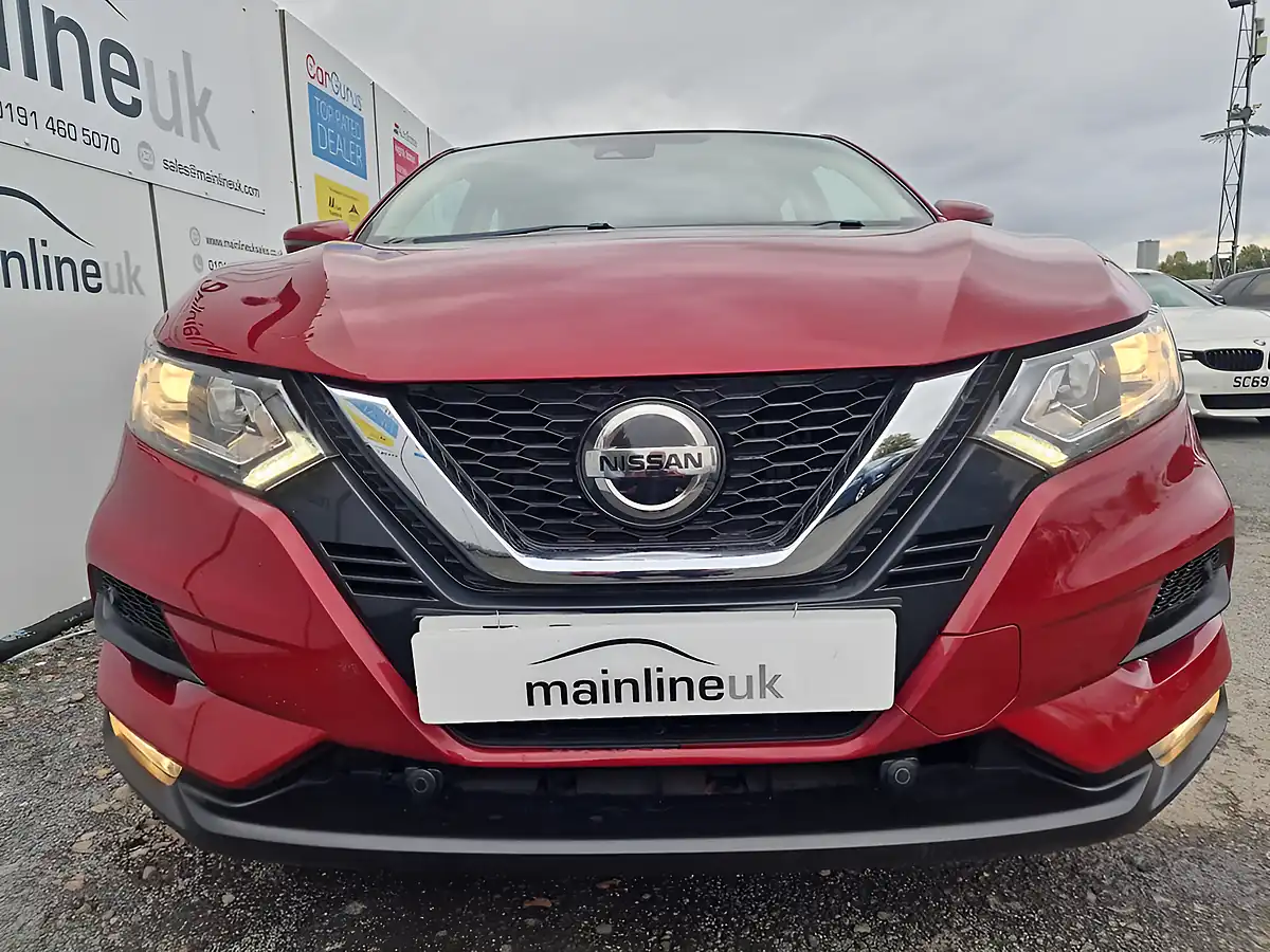 Used 2018 Nissan Qashqai Acenta Premium Red - Interior and Exterior details 2