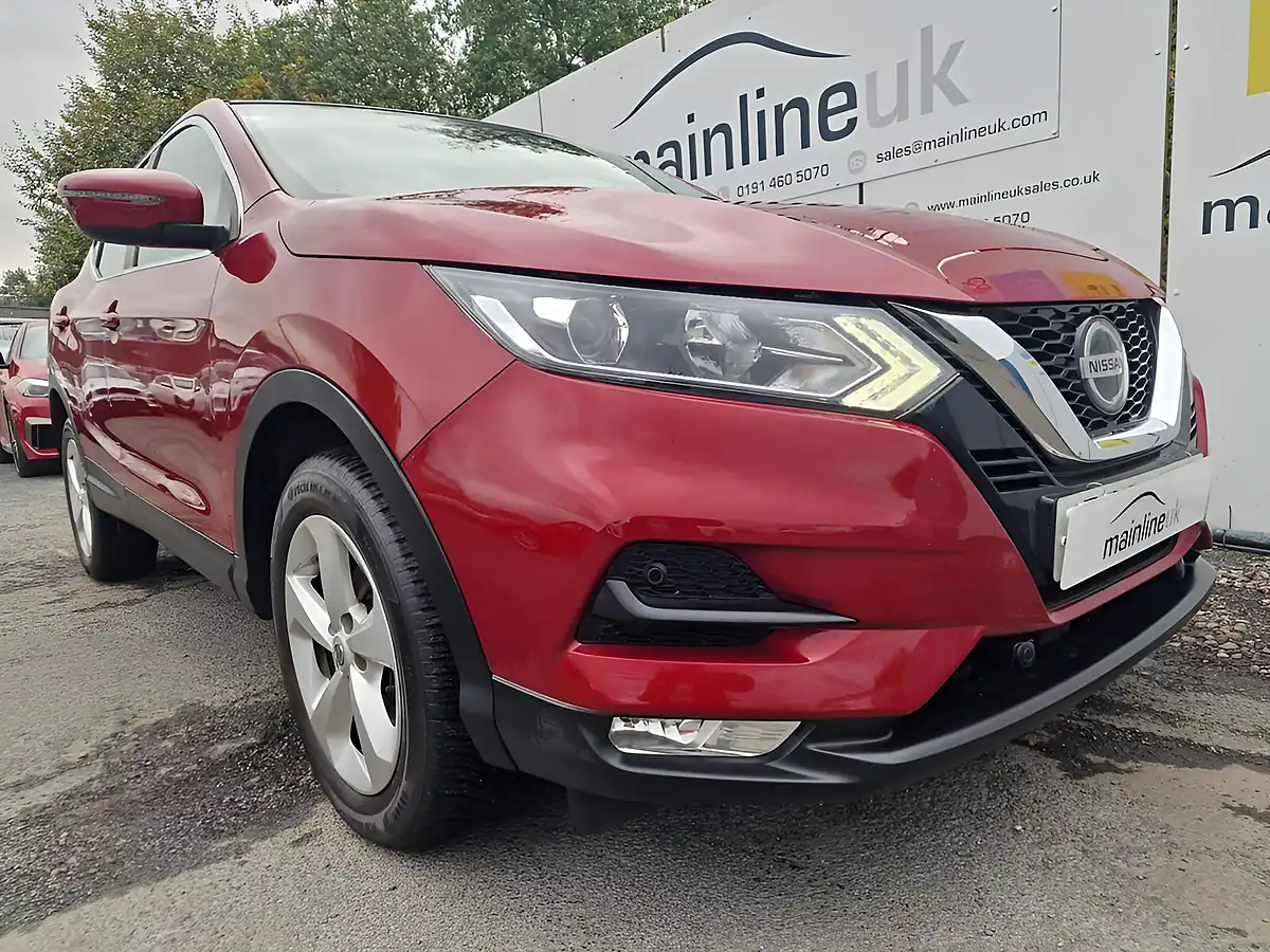 Used 2018 Nissan Qashqai Acenta Premium Red - Interior and Exterior details 6