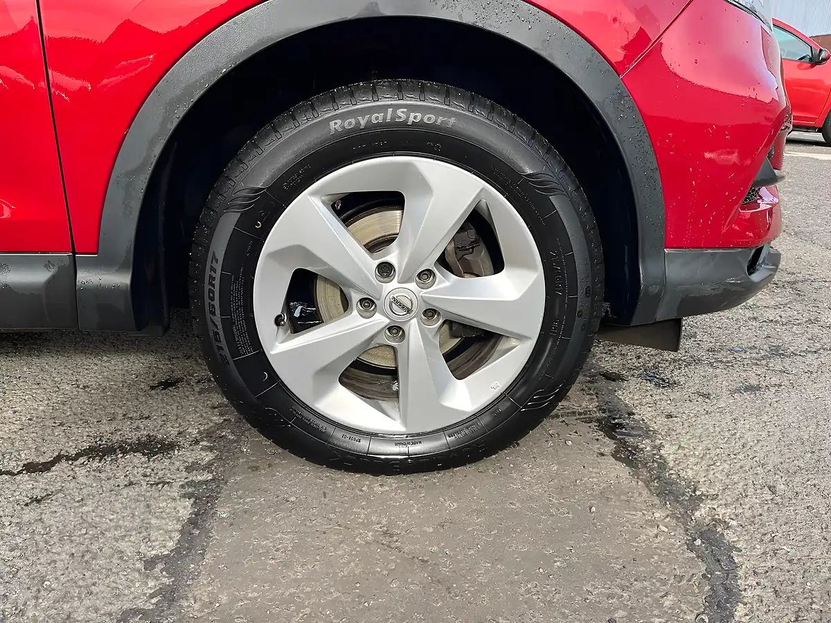 Used 2018 Nissan Qashqai Acenta Xtron Red - Interior and Exterior details 10