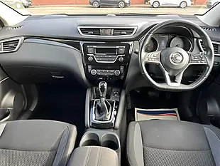 Used 2018 Nissan Qashqai Acenta Xtron Red - Interior and Exterior details 12