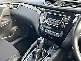 Used 2018 Nissan Qashqai Acenta Xtron Red - Interior and Exterior details 13