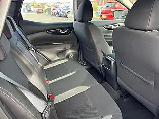 Used 2018 Nissan Qashqai Acenta Xtron Red - Interior and Exterior details 14