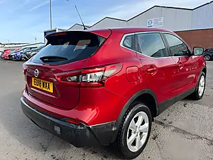 Used 2018 Nissan Qashqai Acenta Xtron Red - Interior and Exterior details 5