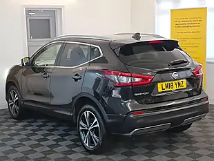 Used 2018 Nissan Qashqai N-Connecta Black - Interior and Exterior details 4