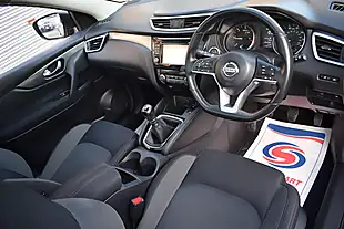 Used 2018 Nissan Qashqai N-Connecta Black - Interior and Exterior details 7