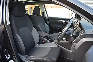Used 2018 Nissan Qashqai N-Connecta Black - Interior and Exterior details 8