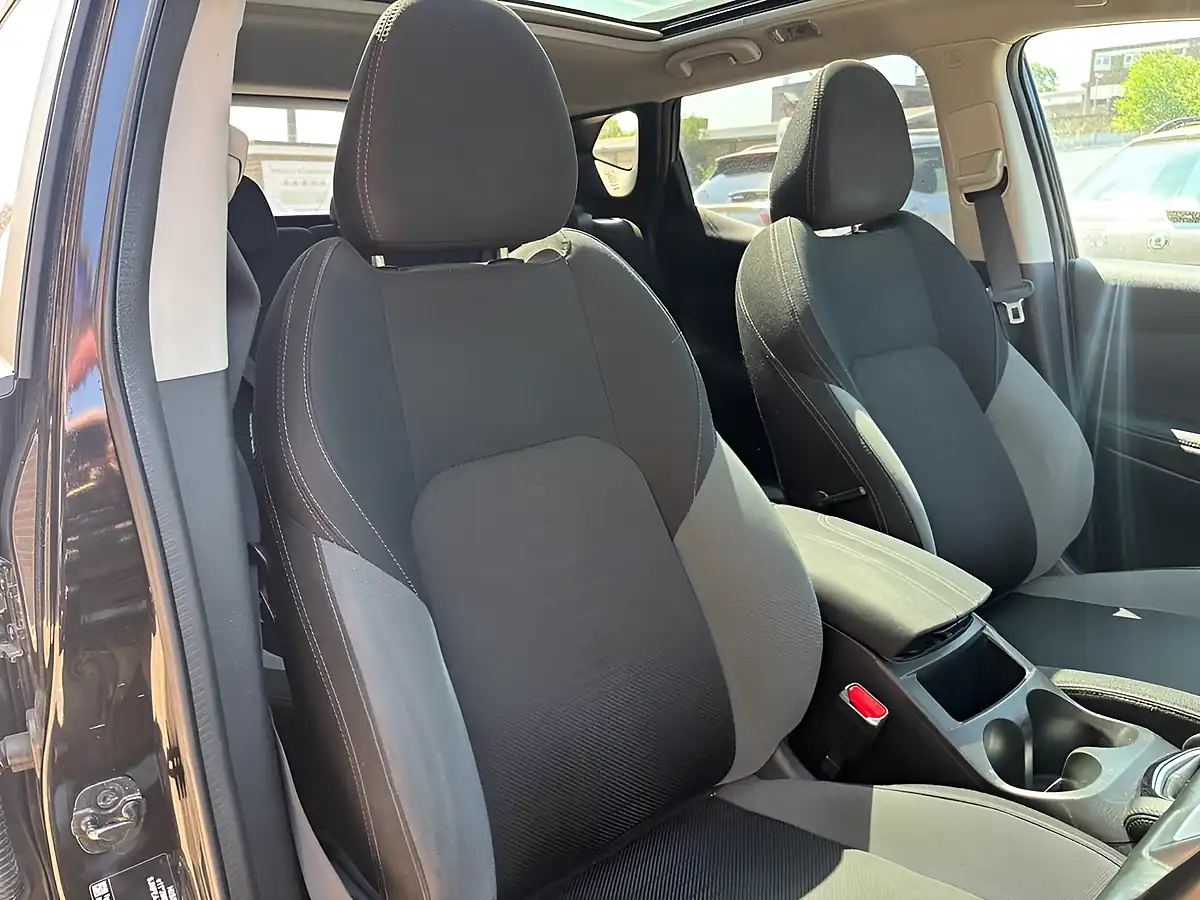 Used 2018 Nissan Qashqai N-Connecta Black - Interior and Exterior details 11