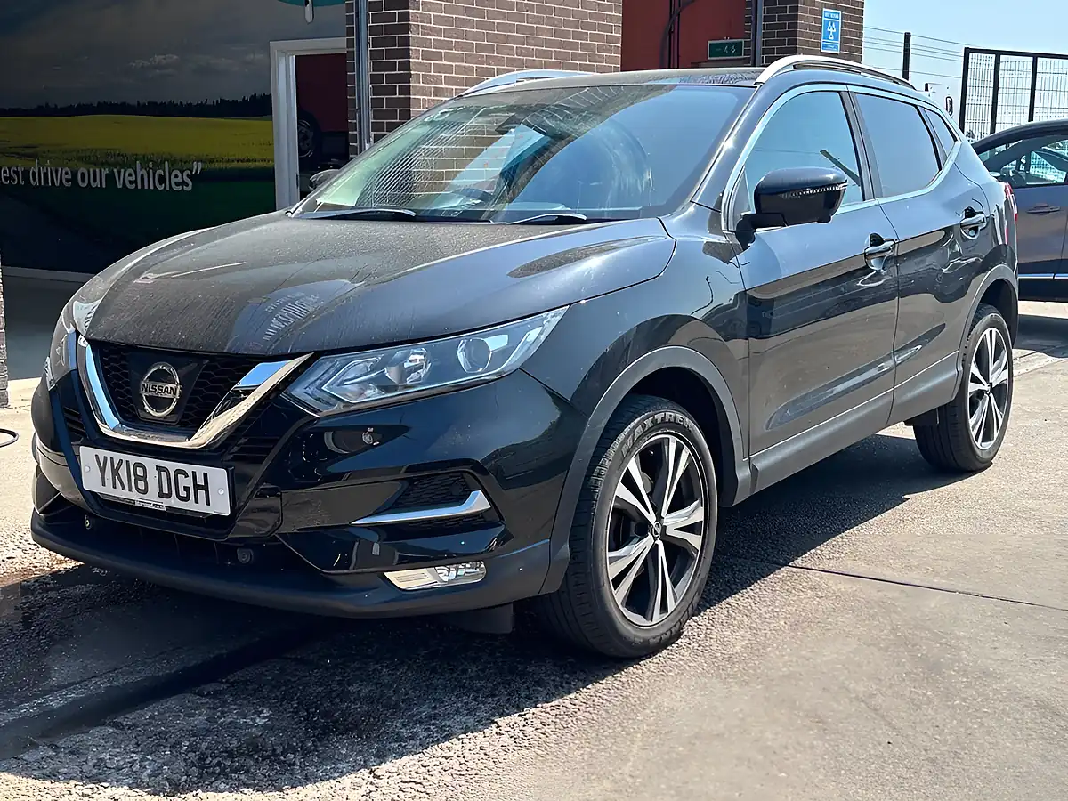Used 2018 Nissan Qashqai N-Connecta Black - Interior and Exterior details 3