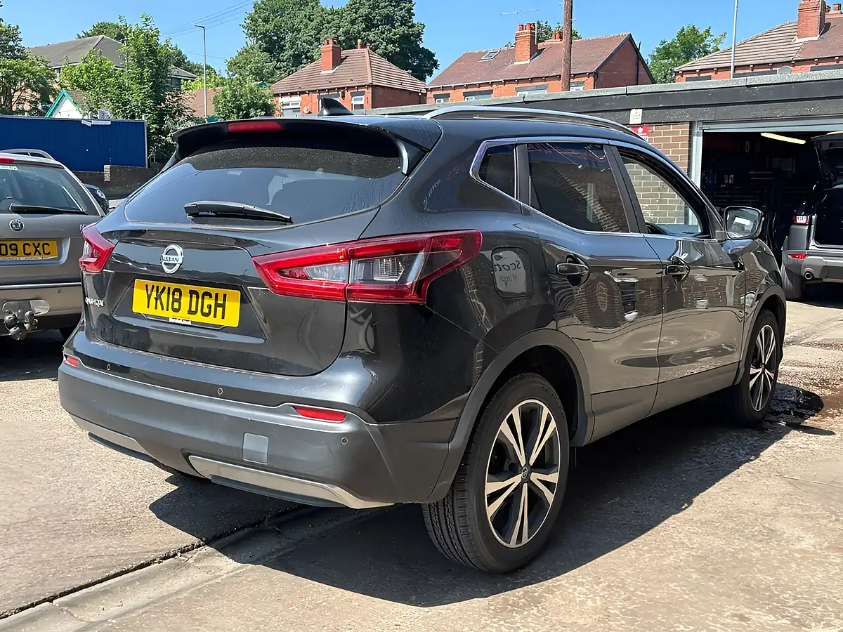 Used 2018 Nissan Qashqai N-Connecta Black - Interior and Exterior details 7