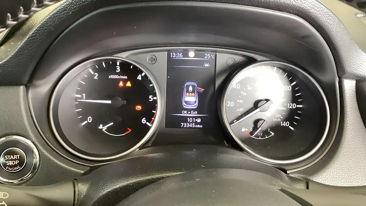 Used 2018 Nissan Qashqai N-Connecta Black - Interior and Exterior details 11