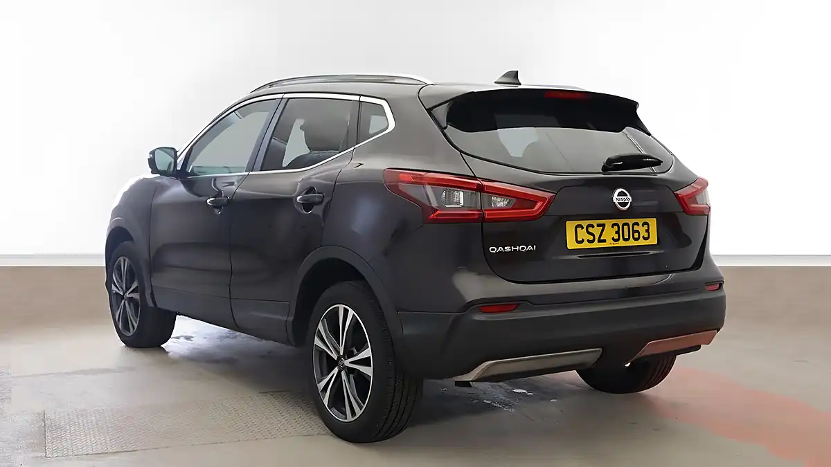 Used 2018 Nissan Qashqai N-Connecta Black - Interior and Exterior details 3