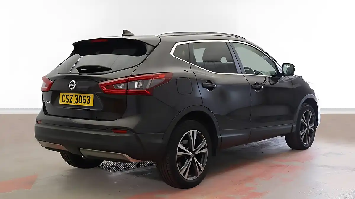 Used 2018 Nissan Qashqai N-Connecta Black - Interior and Exterior details 4