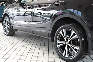 Used 2018 Nissan Qashqai N-Connecta Black - Interior and Exterior details 12