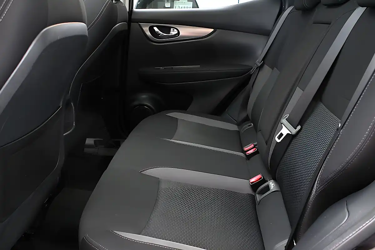 Used 2018 Nissan Qashqai N-Connecta Black - Interior and Exterior details 14
