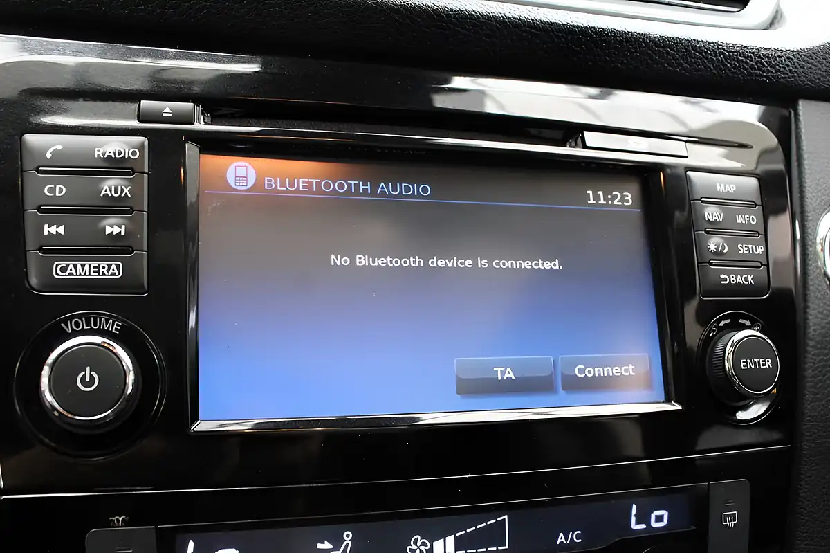 Used 2018 Nissan Qashqai N-Connecta Black - Interior and Exterior details 16